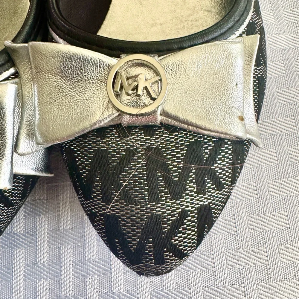 Michael Kors Luana Silver Lurex MK Logo Bow Ballet Flats Girls Kids Size 13